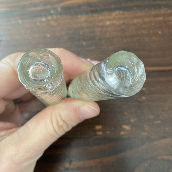 Vintage Midcentury Swirl Glass Salt And Pepper Shakers Silver Plate Lids - Picture 7 of 7